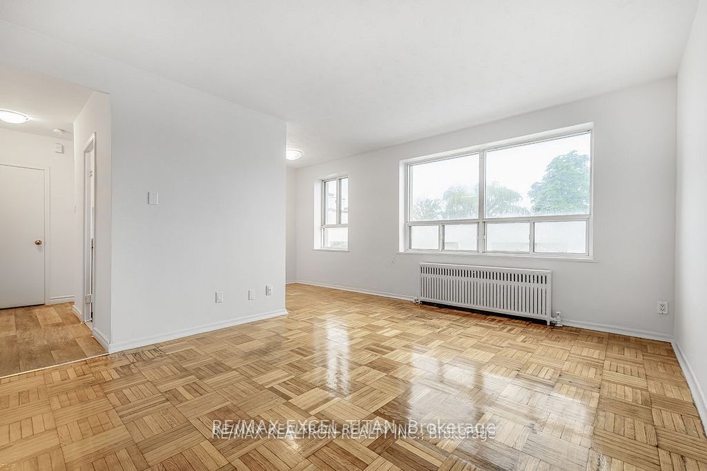 156 Kingston Road 306, Toronto, ON M4L 1S7 photo 3