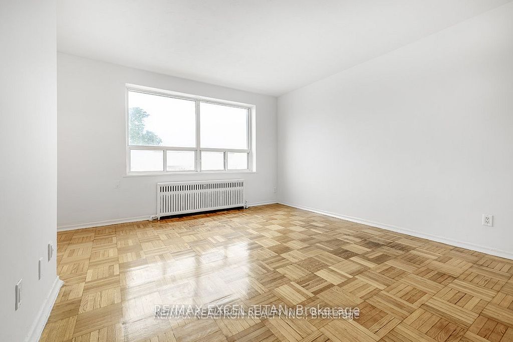 156 Kingston Road 306, Toronto, ON M4L 1S7 photo 4