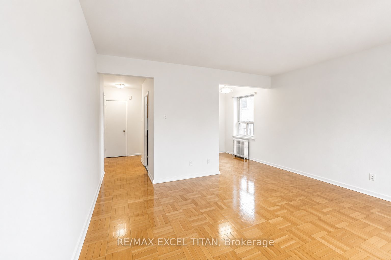 156 Kingston Road 201, Toronto, ON M4L 1S7 photo 3