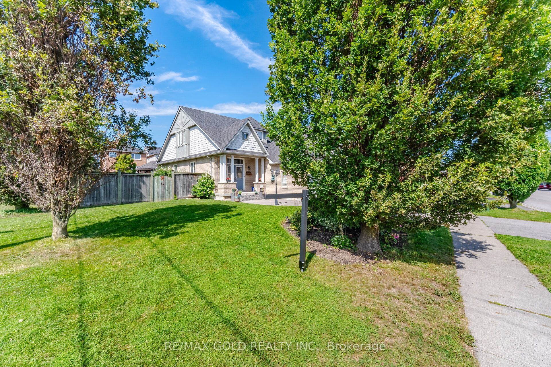 2 Sprucewood Crescent, Clarington, ON L1C 5C6 photo 2