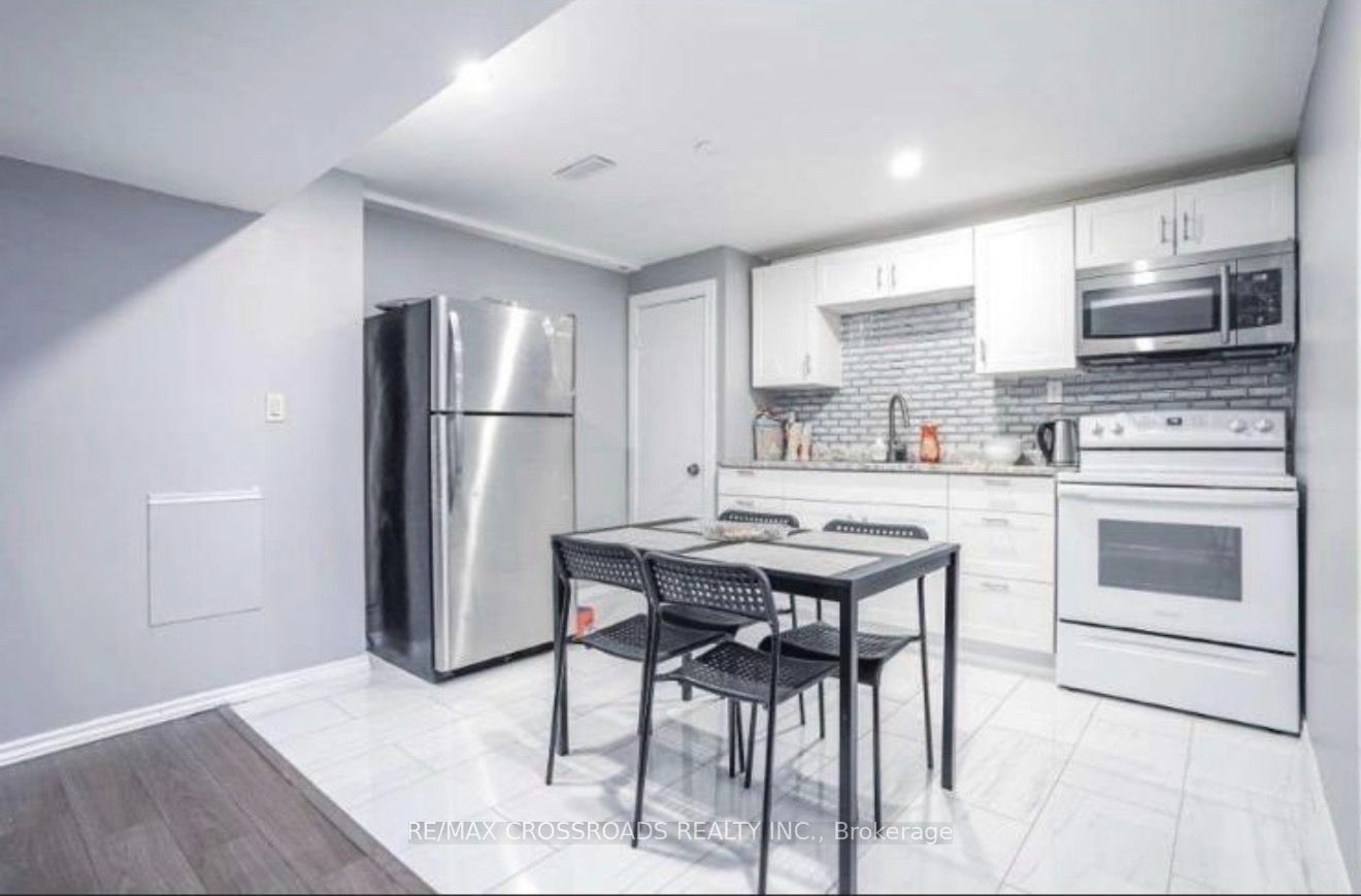 98 Kirby Crescent, Whitby, ON L1N 6Z7 photo 3