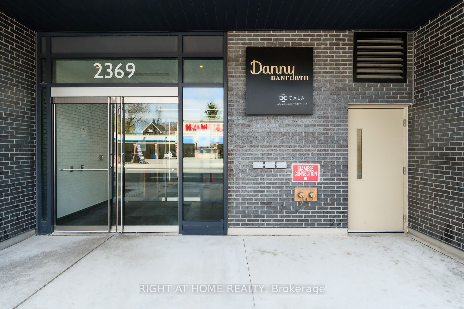 2369 Danforth Avenue 510, Toronto, ON M4C 0B1 photo 2
