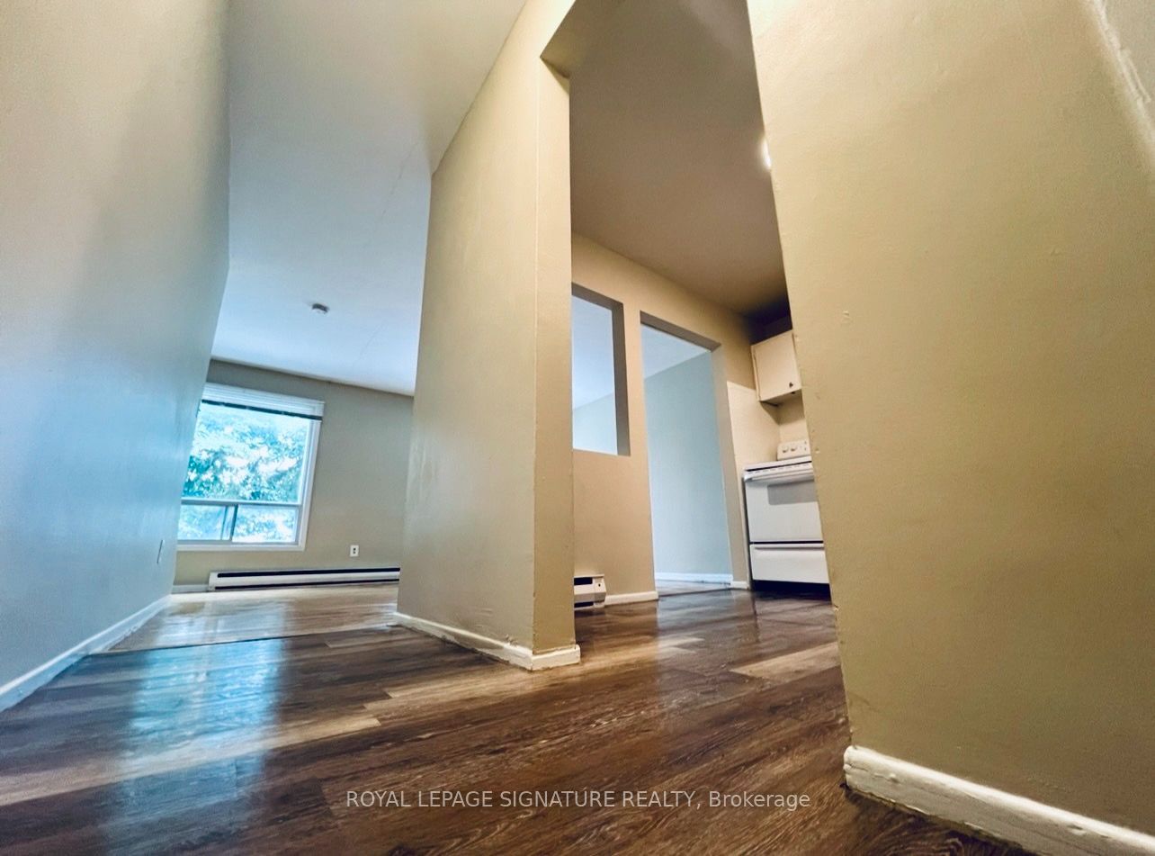 2203 Danforth Avenue A, Toronto, ON M4C 1K4 photo 3