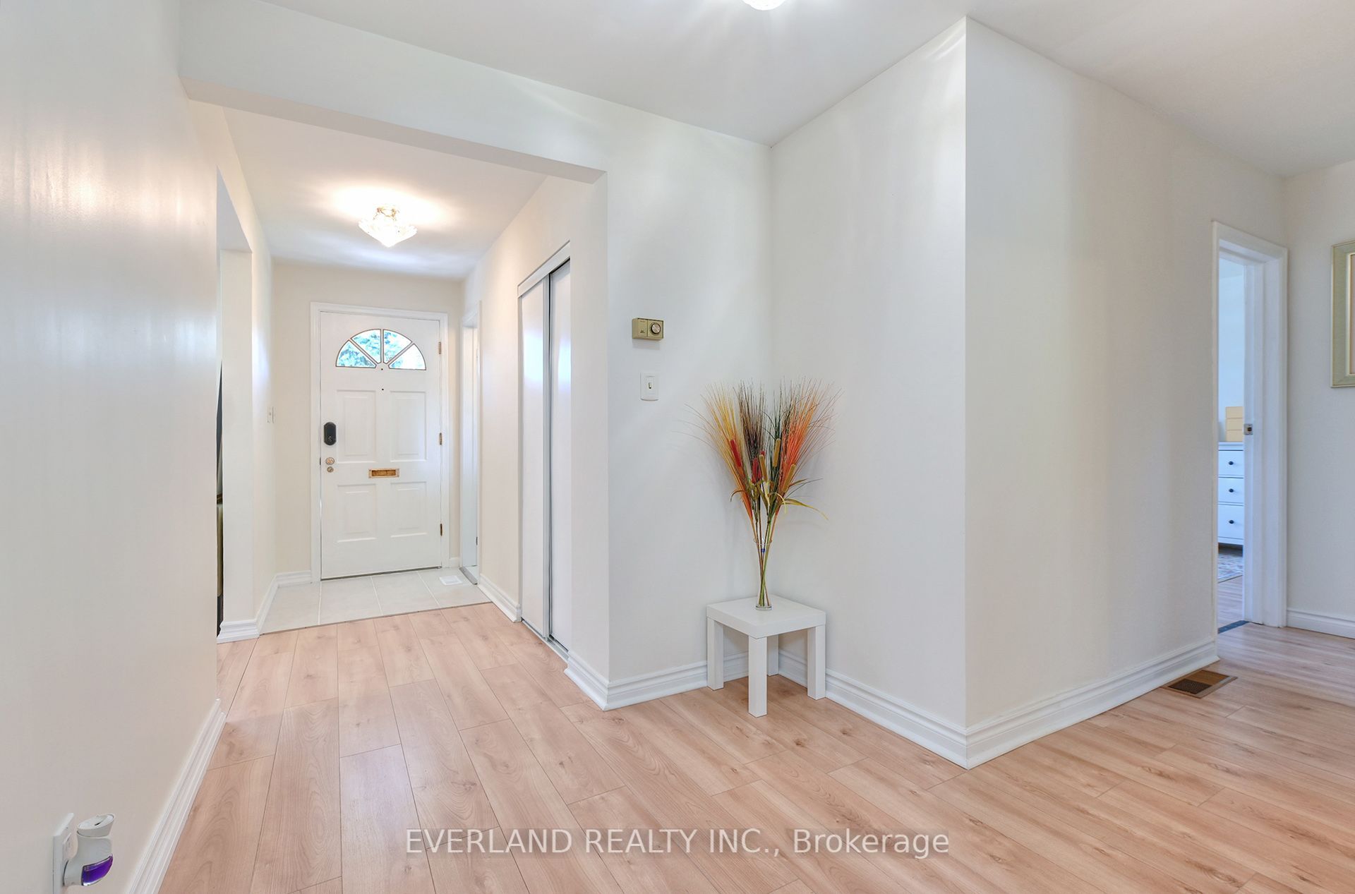 52 Fairglen Avenue, Toronto, ON M1T 1G7 photo 3