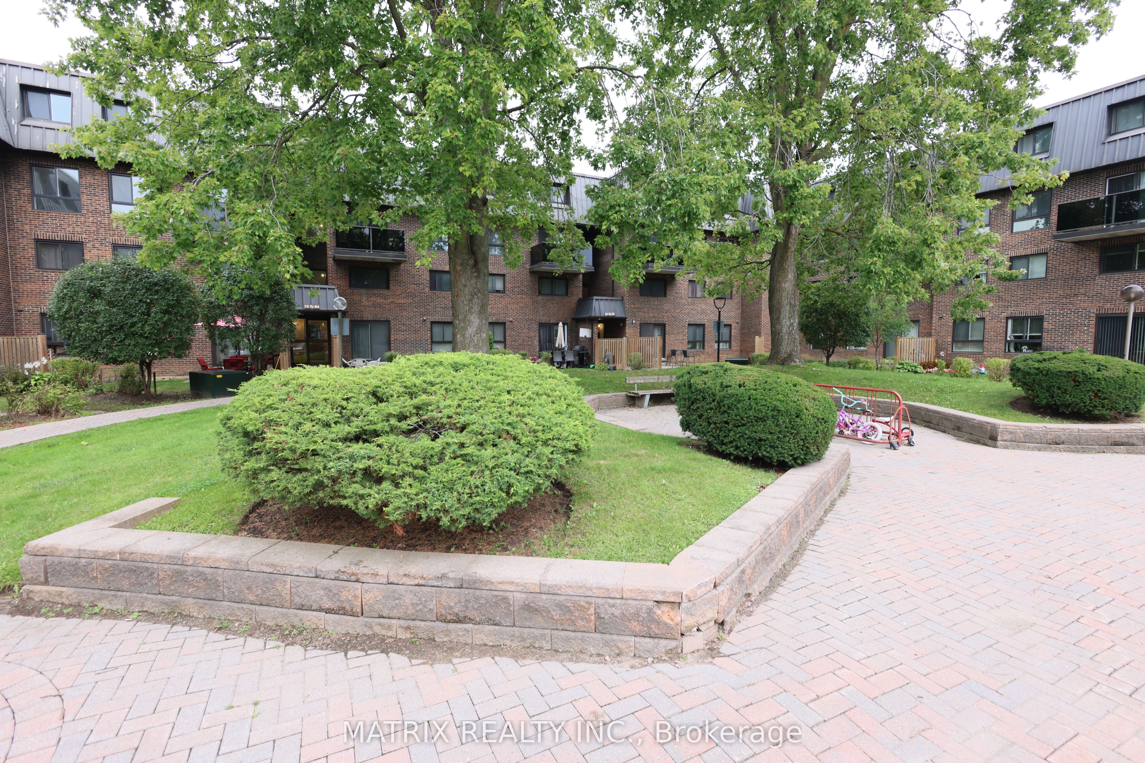 53 Taunton Road E 91, Oshawa, ON L1G 3T6 photo 2