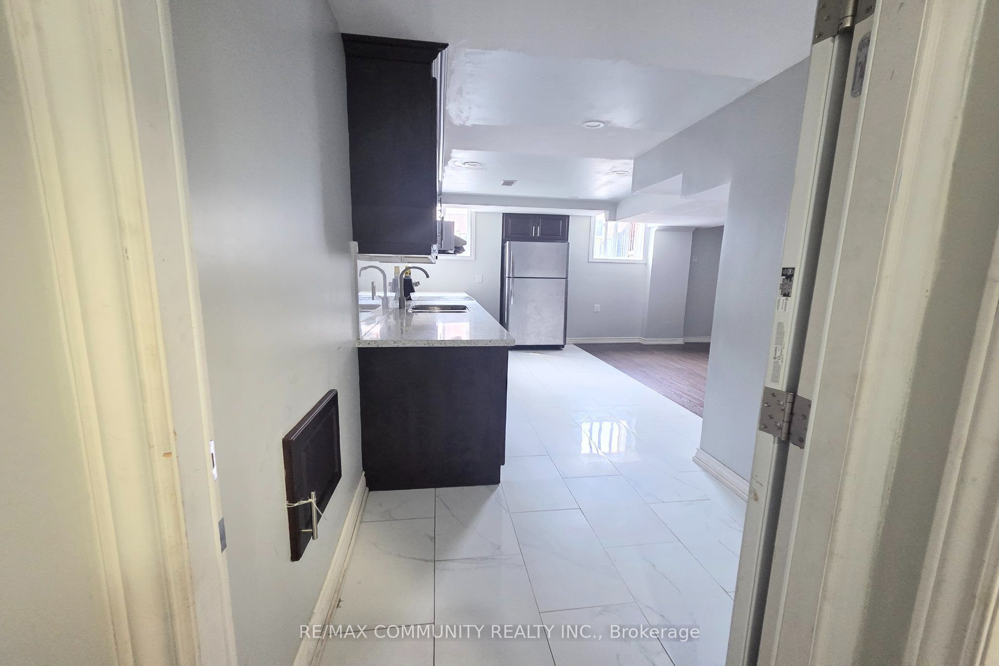 34 Gillingham Street Basement, Toronto, ON M1B 5X1 photo 4