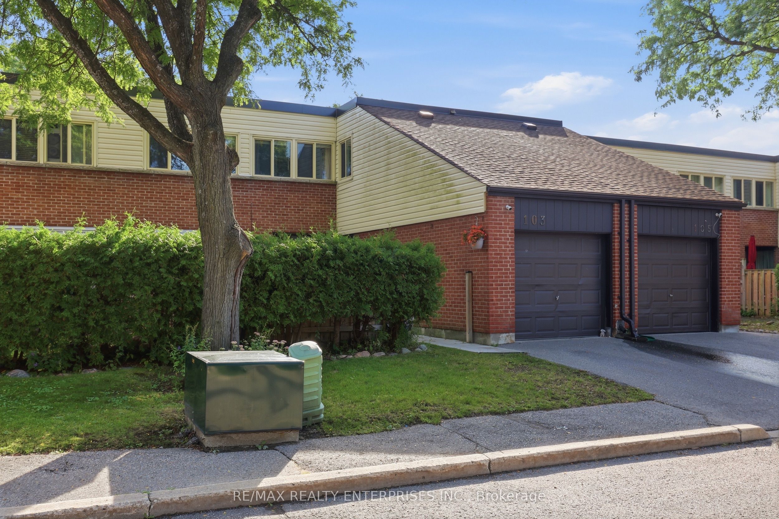 155 Glovers Road 103, Oshawa, ON L1G 7A4 photo 3