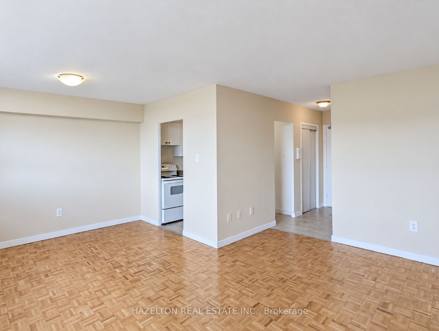 126 Bellamy Road 1004, Toronto, ON M1J 2L1 photo 3