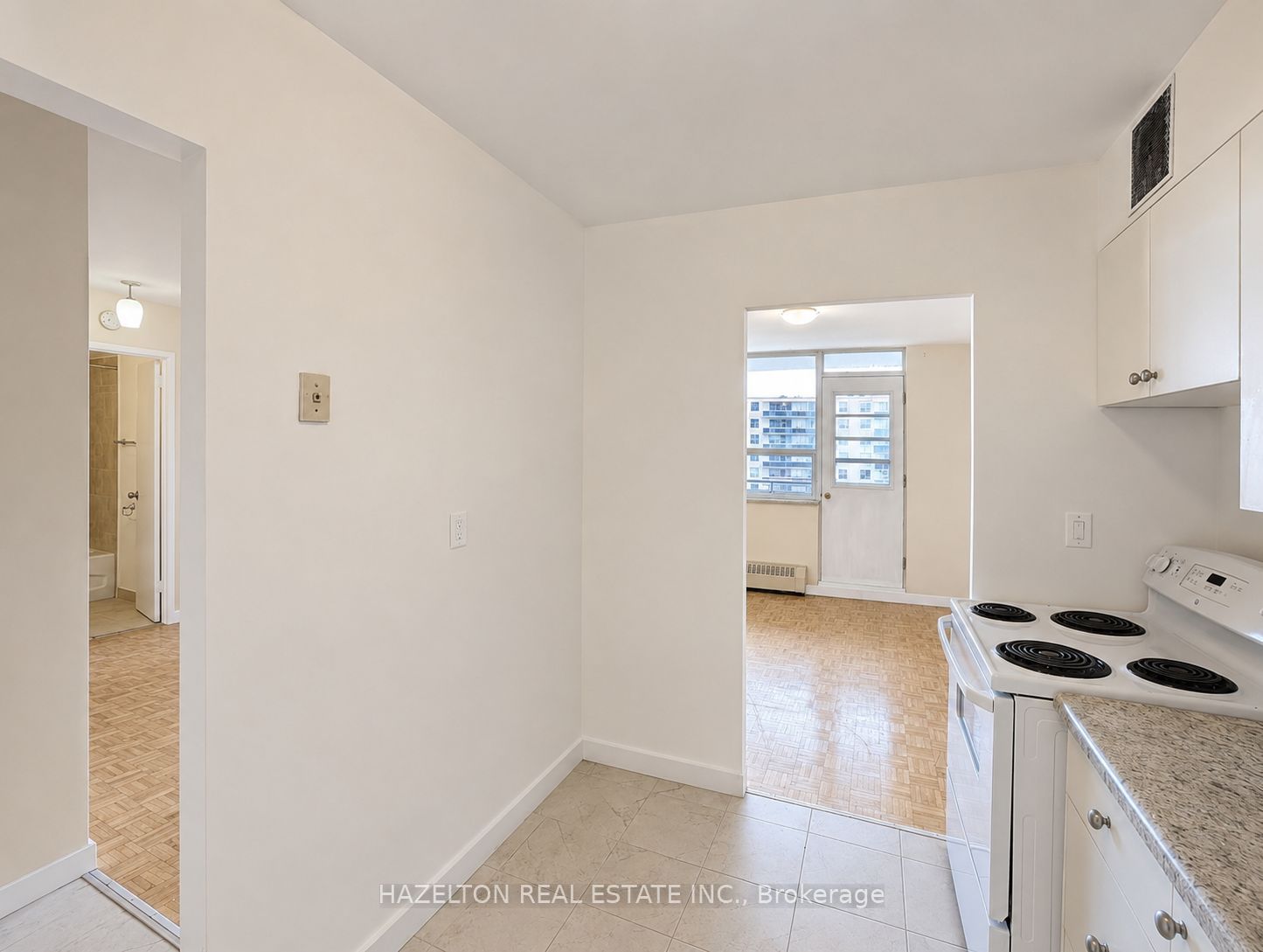 126 Bellamy Road 1004, Toronto, ON M1J 2L1 photo 4
