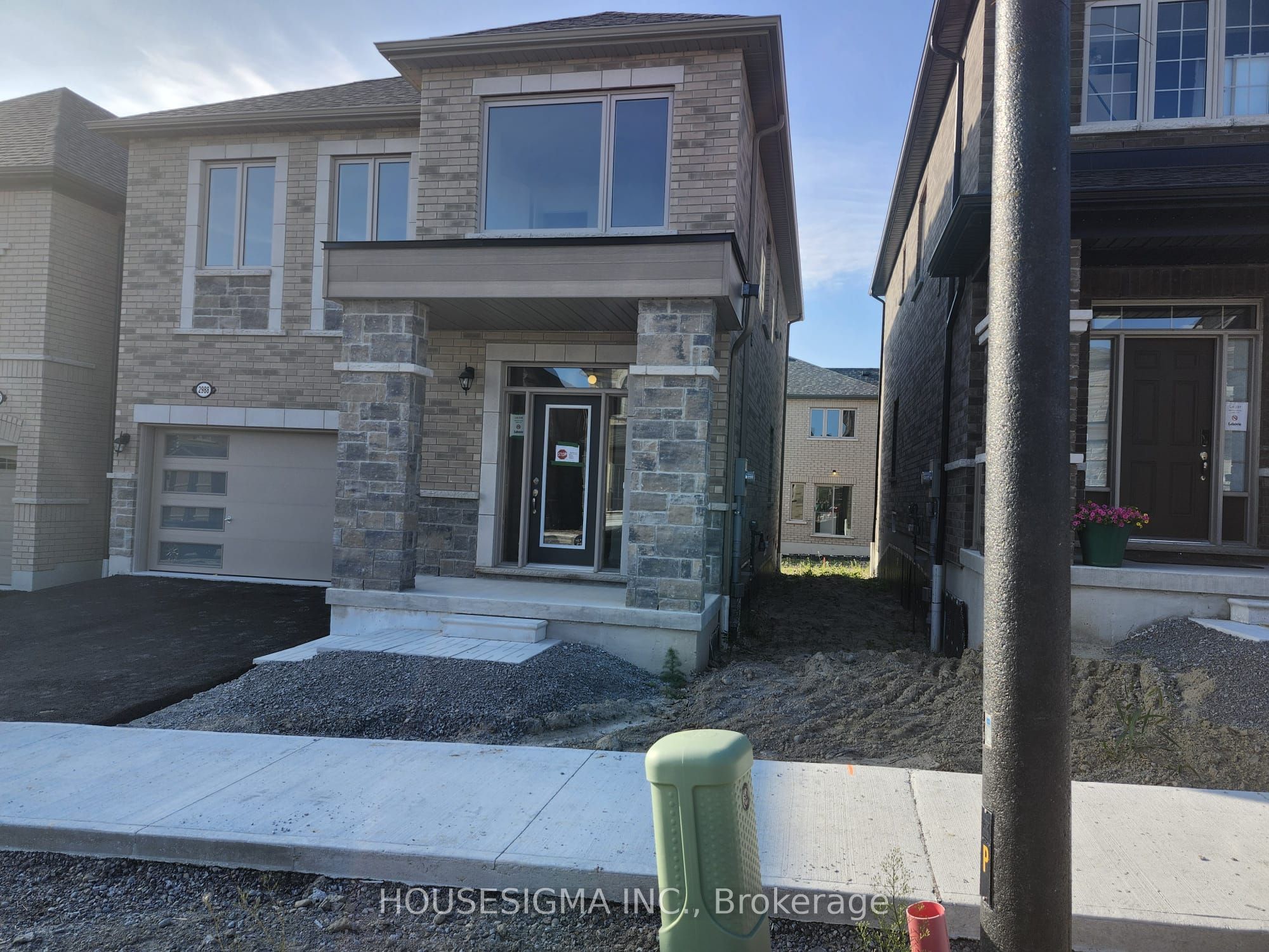 2988 Zenith Parkway, Pickering, ON L1X 0R1 photo 2