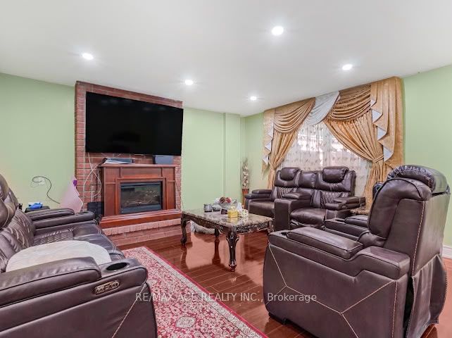 149 Nelson Street Bsmt, Toronto, ON M1J 3J8 photo 2