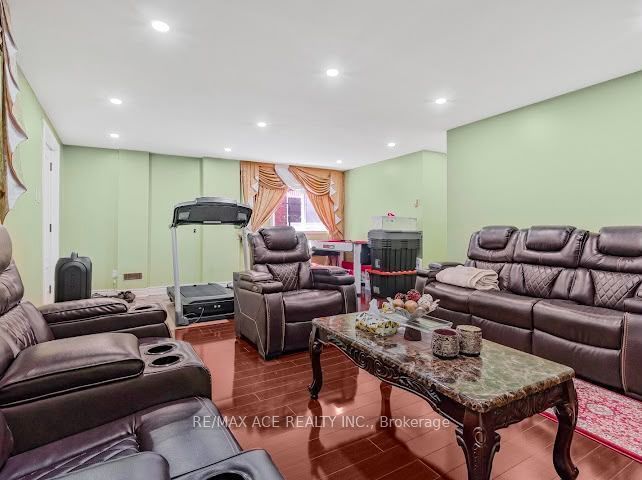 149 Nelson Street Bsmt, Toronto, ON M1J 3J8 photo 3