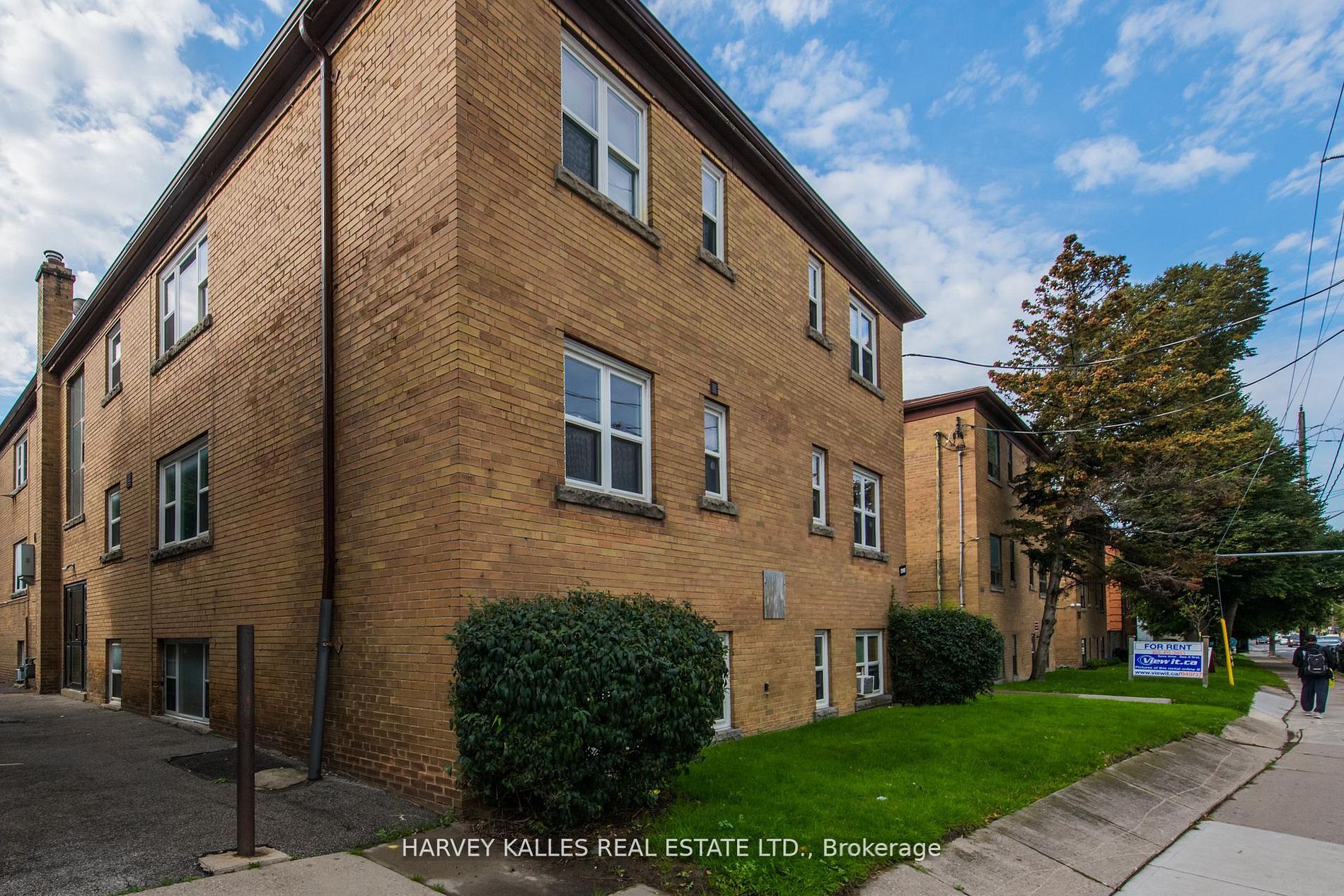 2905 St Clair Avenue E 8, Toronto, ON M4B 1N5