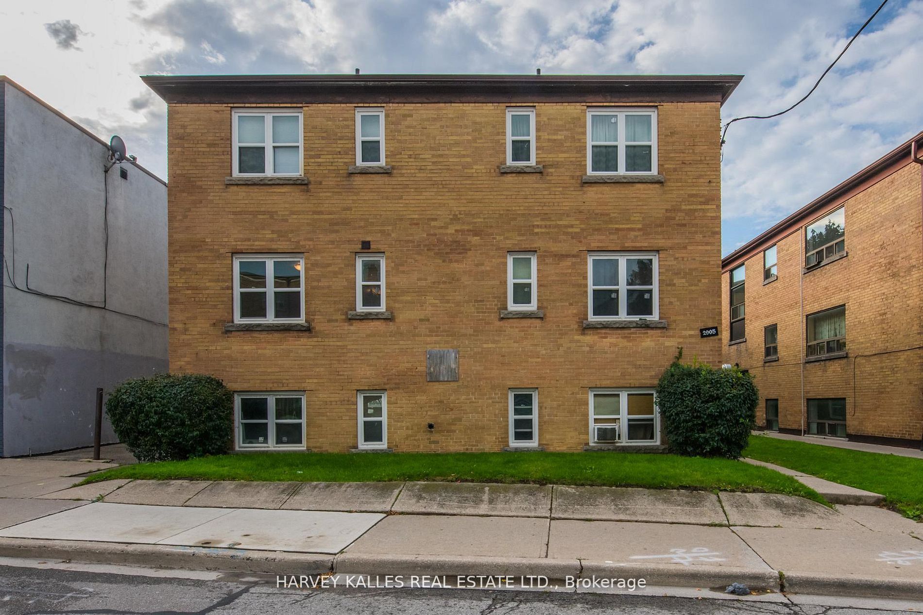 2905 St Clair Avenue E 8, Toronto, ON M4B 1N5 photo 5