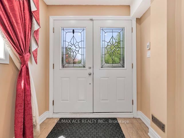 149 Nelson Street Main, Toronto, ON M1J 3J8 photo 2