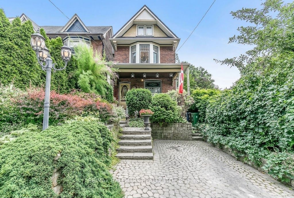91 Ivy Avenue Upper, Toronto, ON M4L 2H8