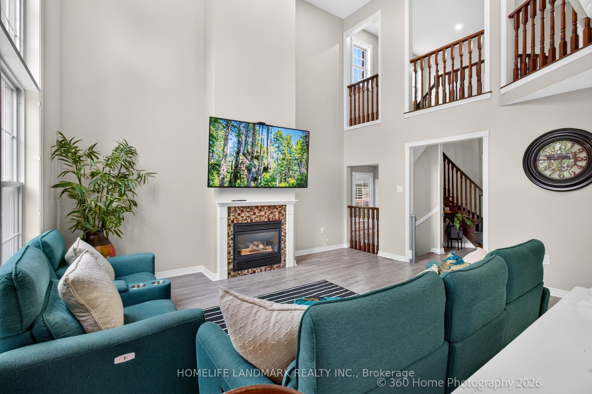 42 Blackfriar Avenue, Whitby, ON L1M 1E4 photo 4