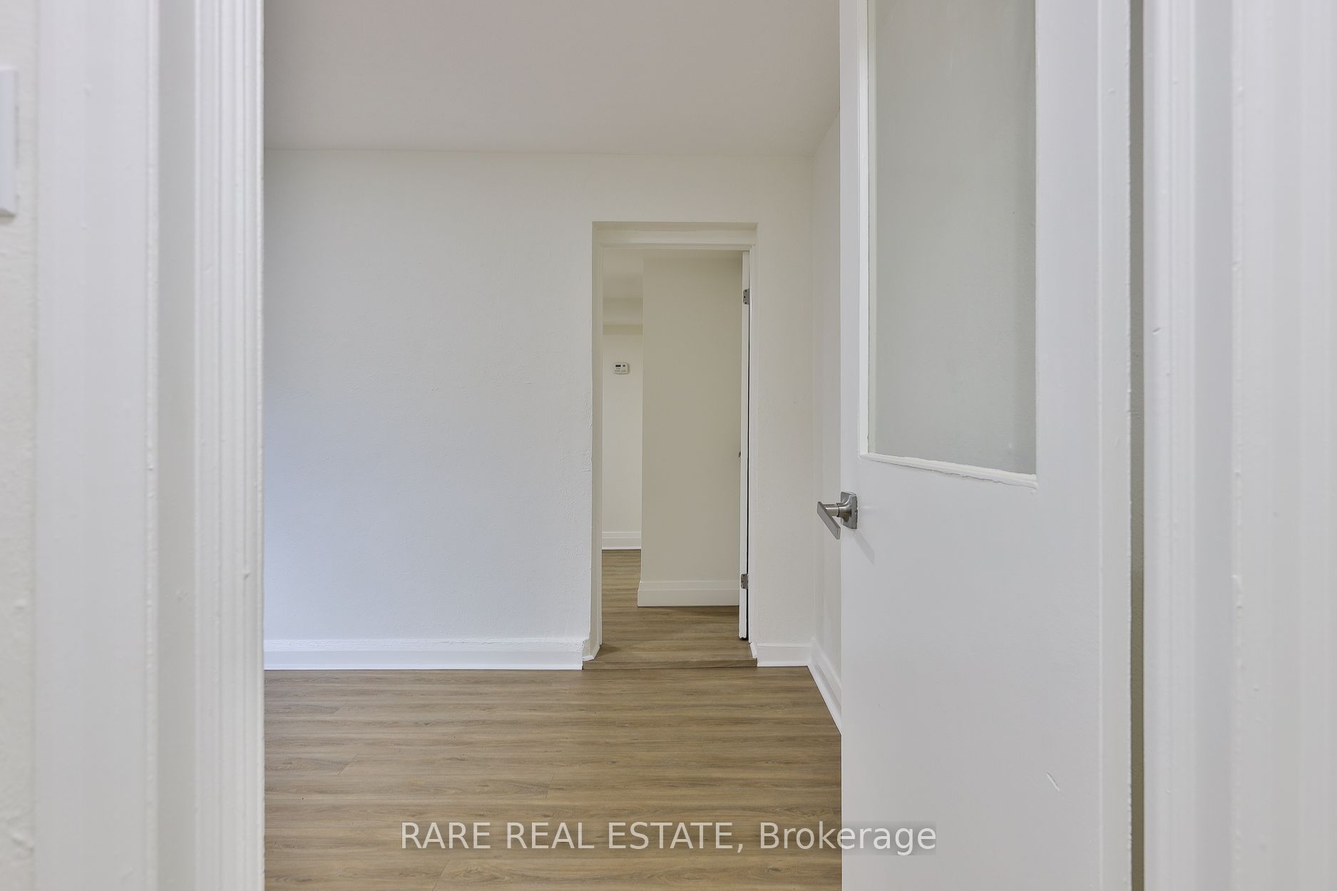2369 Queen Street E A, Toronto, ON M4E 1H2 photo 2