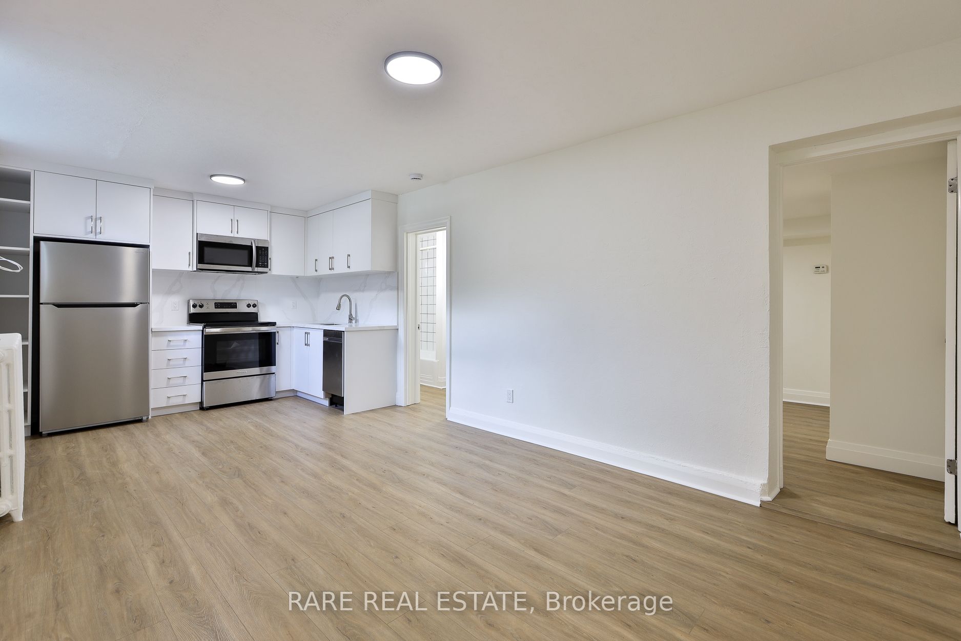 2369 Queen Street E A, Toronto, ON M4E 1H2 photo 3