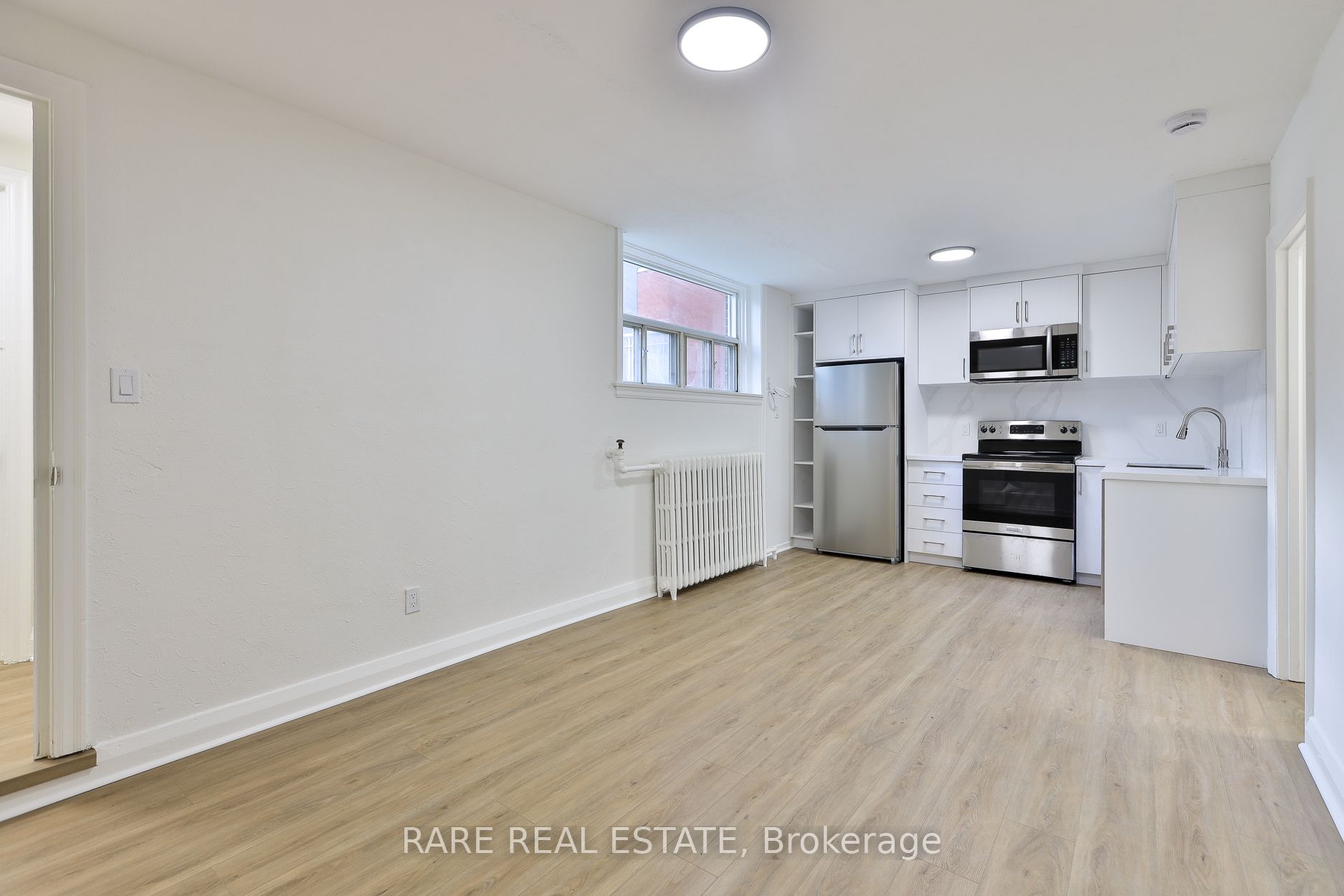 2369 Queen Street E A, Toronto, ON M4E 1H2 photo 5
