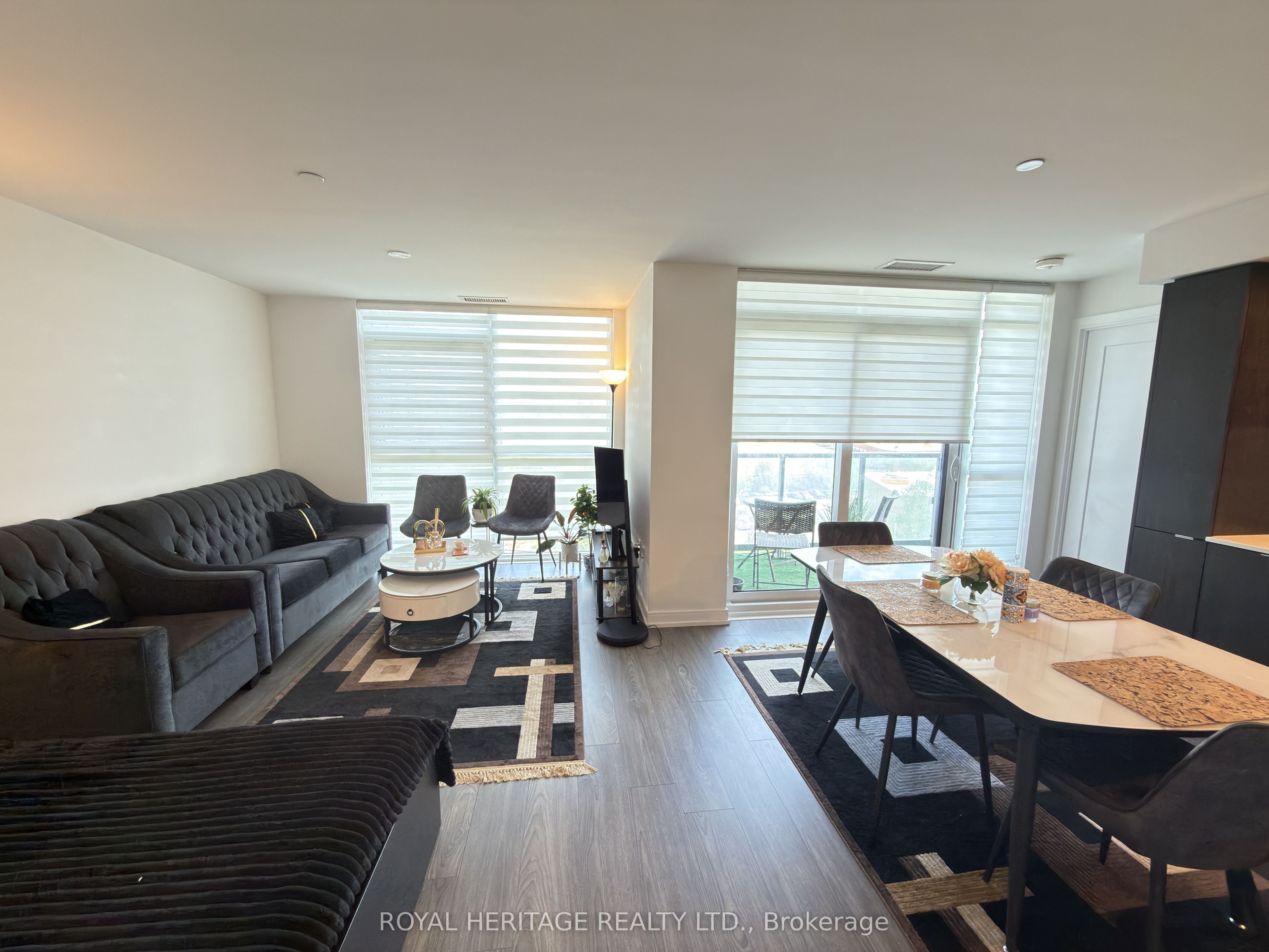 225 Village Green Square E 409, Toronto, ON M1S 0N4 photo 2