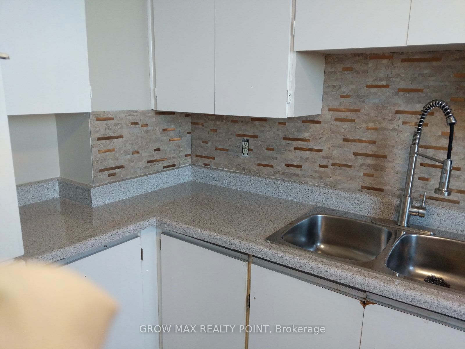 100 Wingarden Court 1909, Toronto, ON M1B 2P4 photo 3