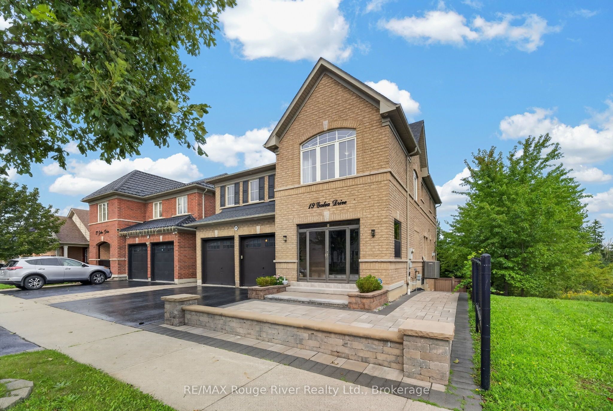 19 Galea Drive, Ajax, ON L1Z 0J7 photo 3