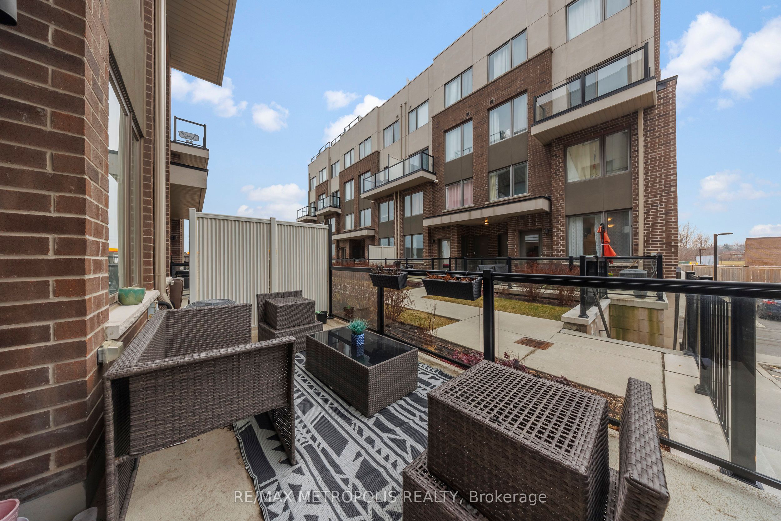 1460 Whites Road N 317, Pickering, ON L1V 0E8 photo 3
