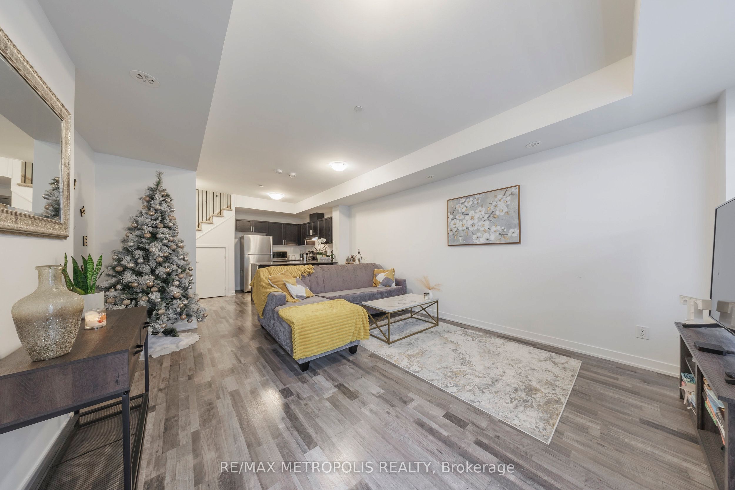 1460 Whites Road N 317, Pickering, ON L1V 0E8 photo 5
