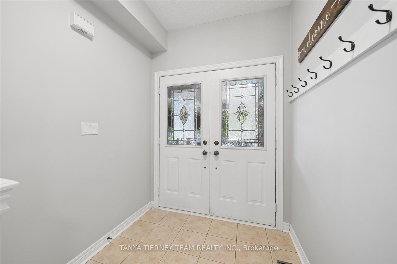 16 Corianne Avenue, Whitby, ON L1M 2J2 photo 5