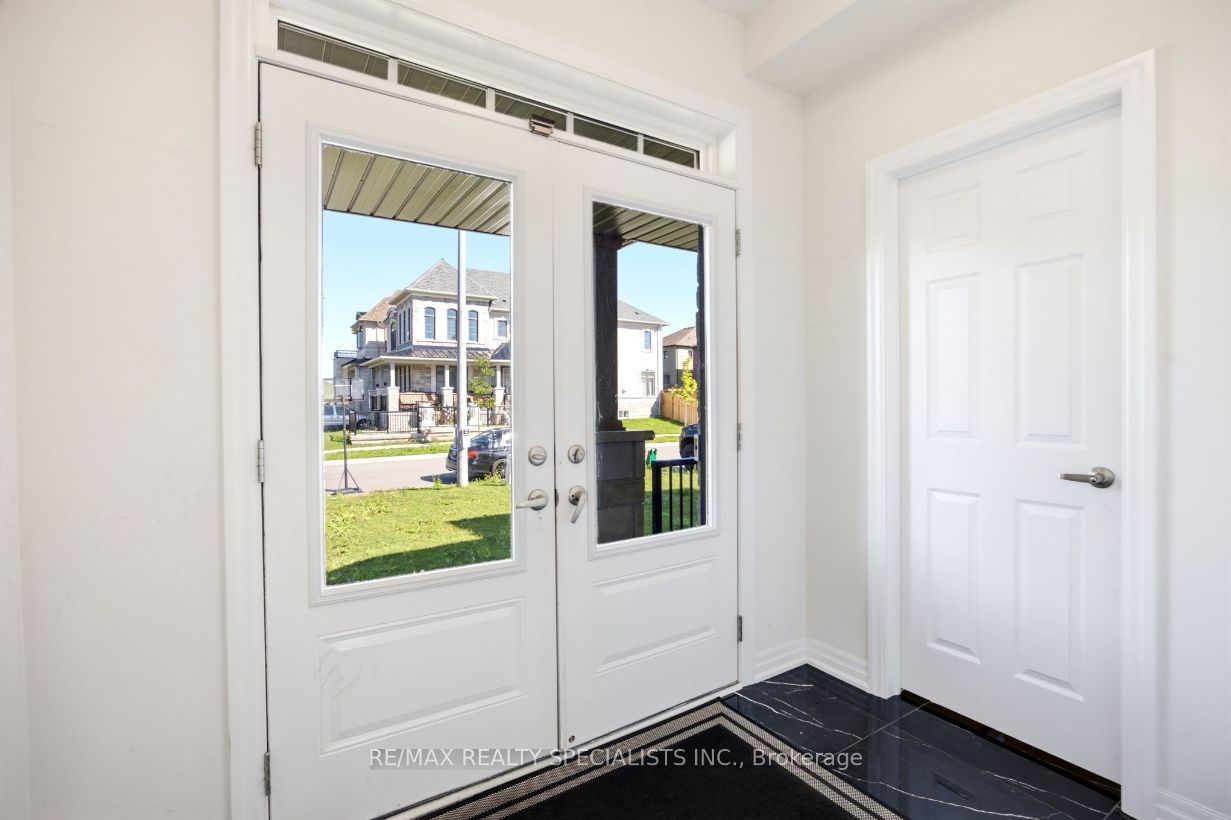 27 Salmon Crescent, Clarington, ON L1B 1L9 photo 4