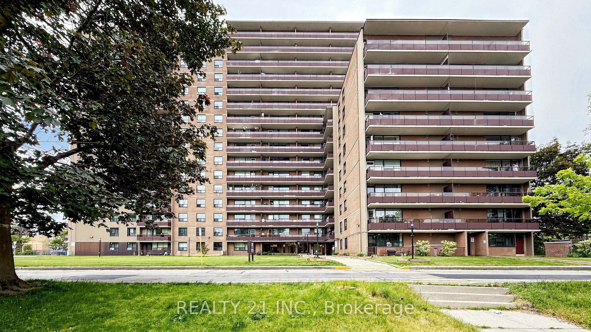 180 Markham Road 819, Toronto, ON M1M 2Z9 photo 4