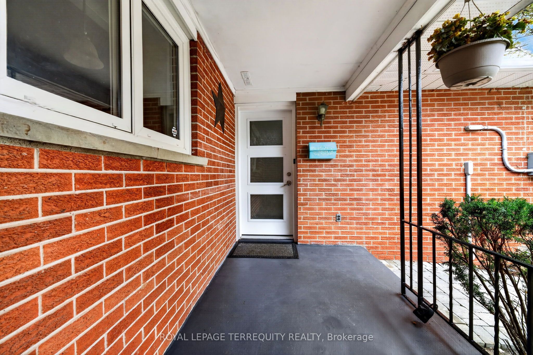 134 Switzer Drive, Oshawa, ON L1G 3J7 photo 5