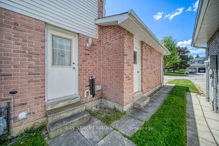 27 Gladiola Court, Whitby, ON L1R 1N8 photo 3