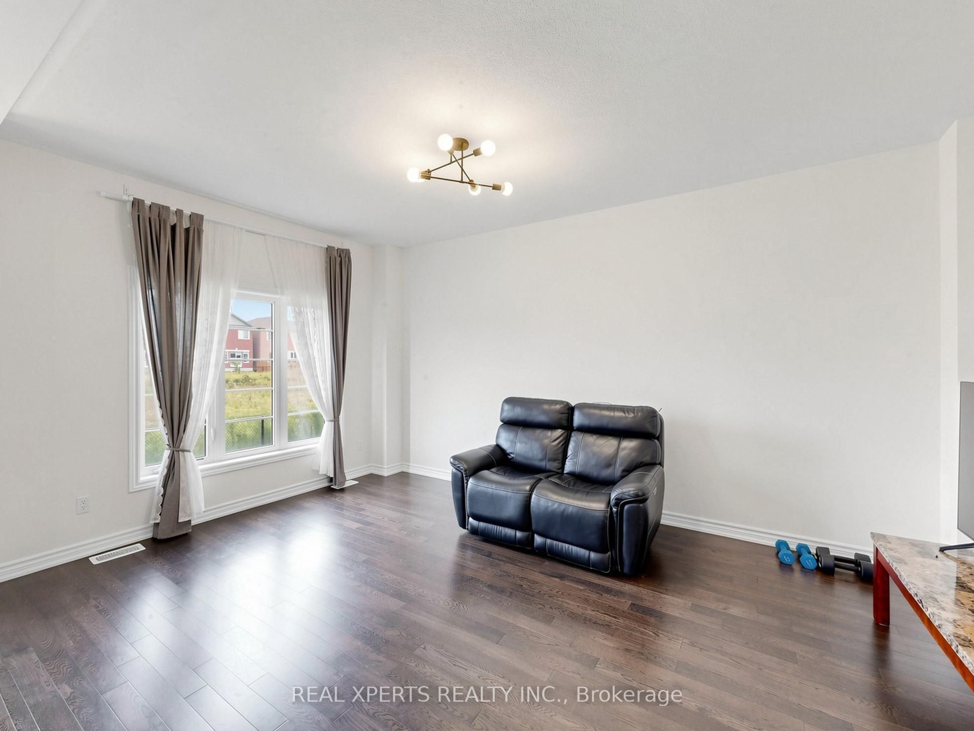 1129 Cameo Street, Pickering, ON L1X 0L7 photo 3