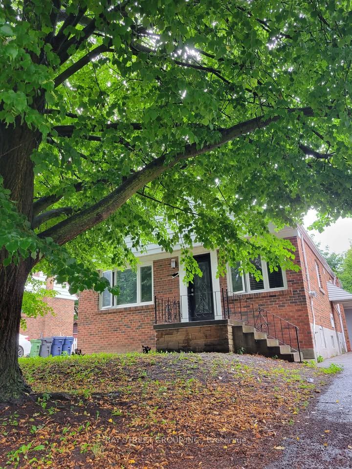 182 Phyllis Avenue, Toronto, ON M1M 1Y8