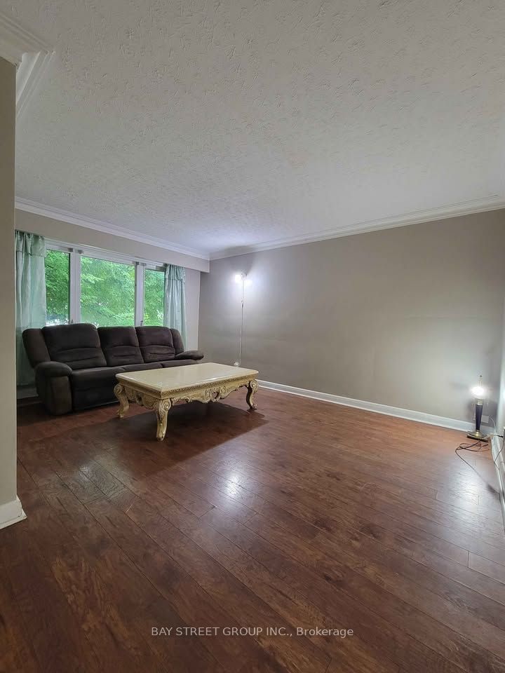 182 Phyllis Avenue, Toronto, ON M1M 1Y8 photo 3