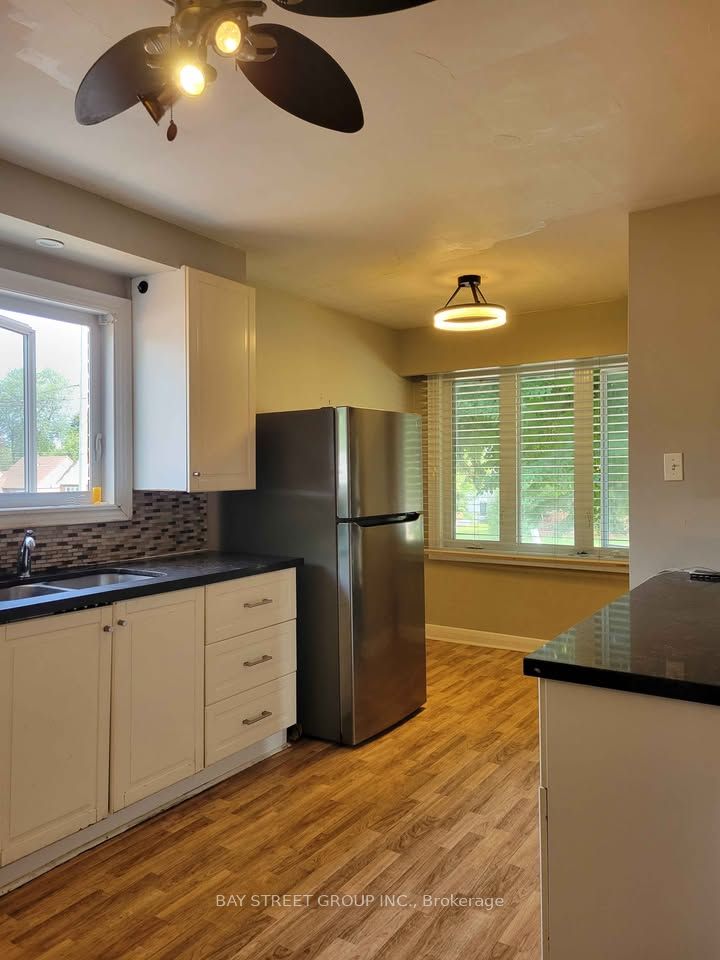 182 Phyllis Avenue, Toronto, ON M1M 1Y8 photo 4