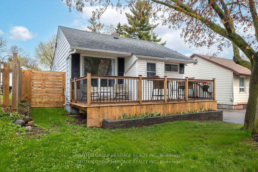 34 Maple Street, Ajax, ON L1S 1V7
