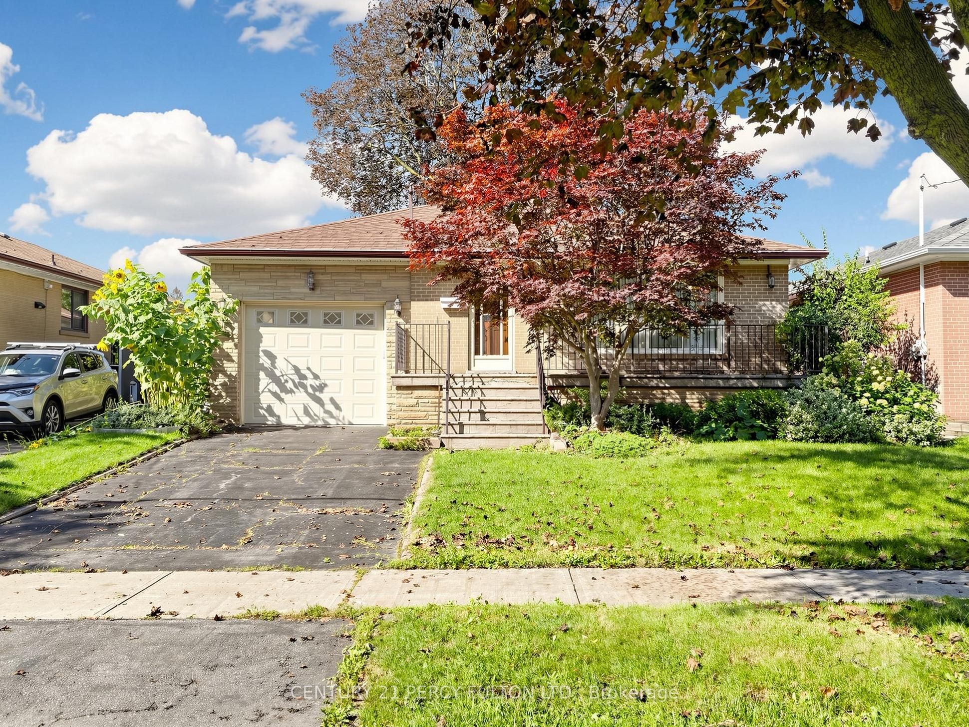 464 Scarborough Golf Club Road, Toronto, ON M1G 1H1 photo 2
