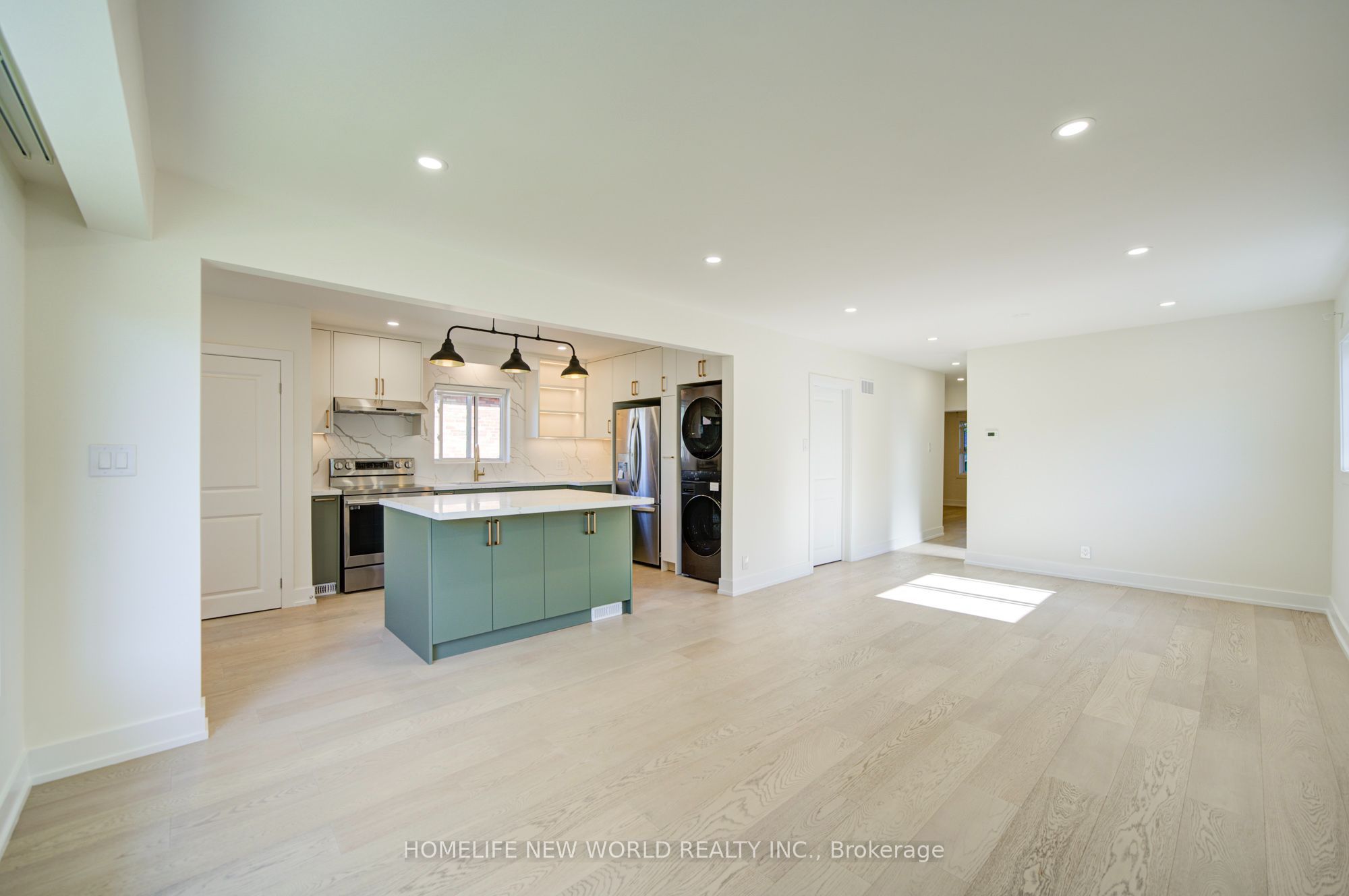 88 Ellendale Drive Main, Toronto, ON M1P 1N5 photo 5