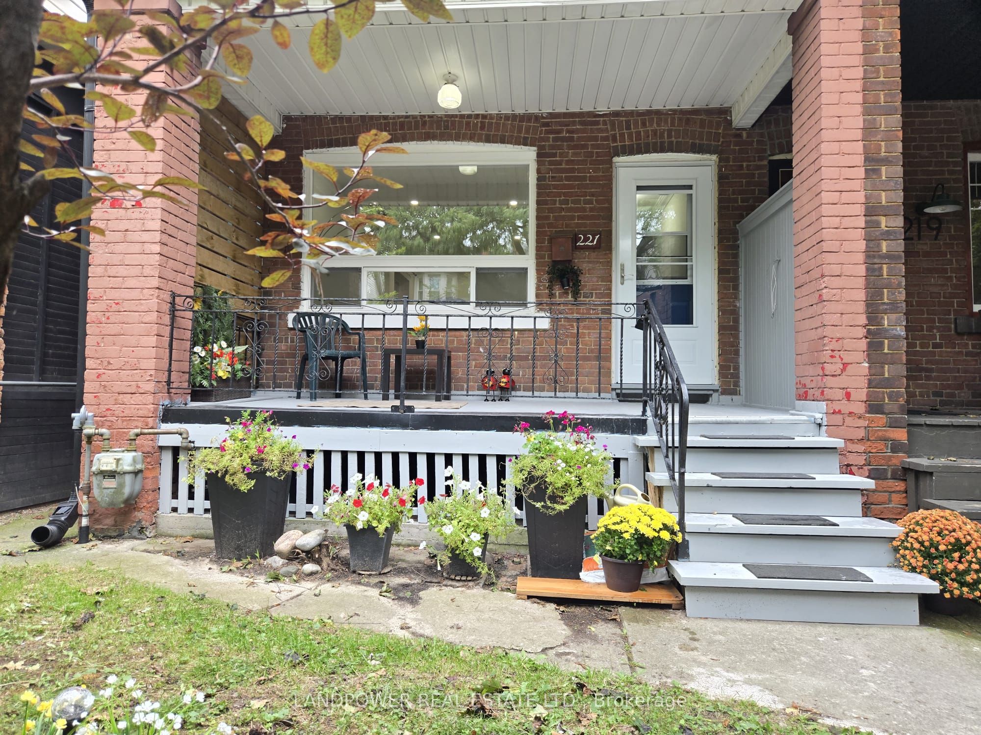221 Riverdale Avenue, Toronto, ON M4K 1C4