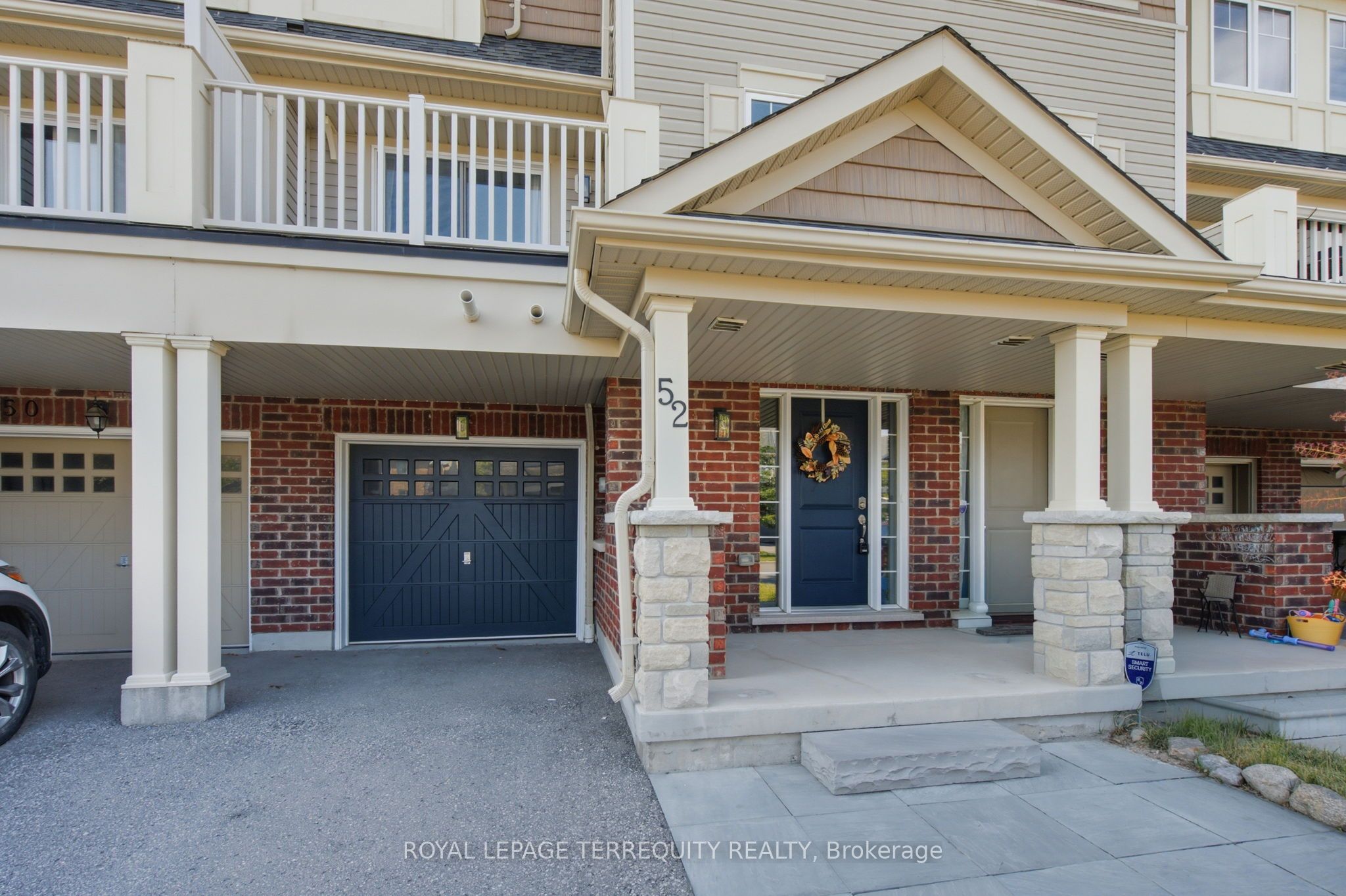 52 Artania Street, Oshawa, ON L1L 0E6 photo 2