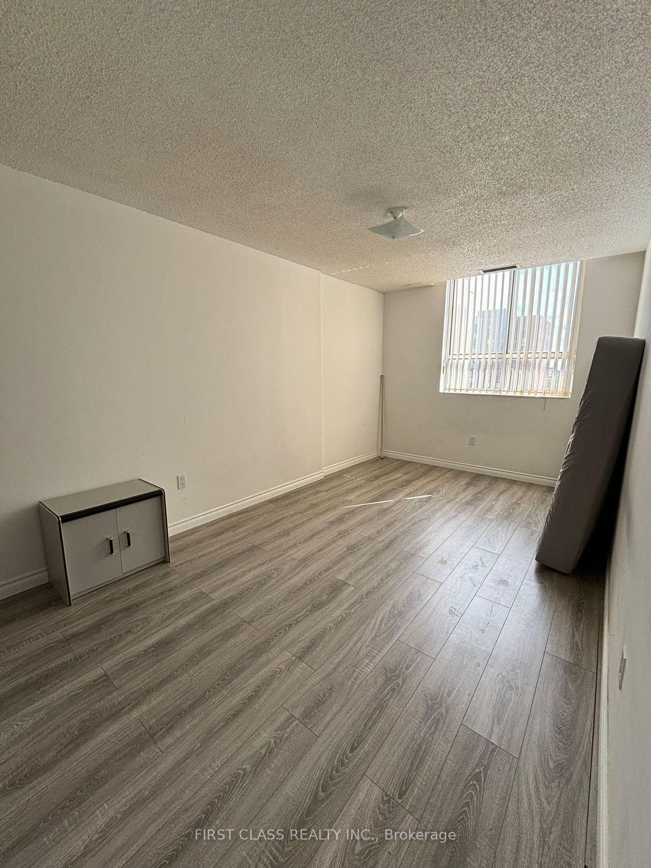 10 Stonehill Court 1412, Toronto, ON M1W 2X8 photo 5