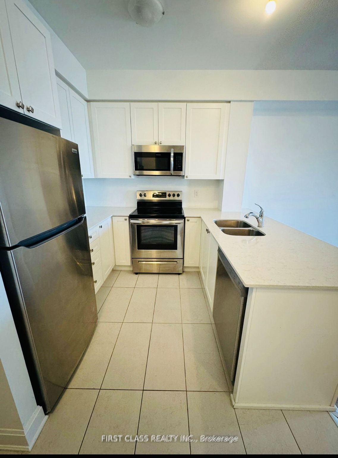50 lakebreeze Drive S 408, Clarington, ON L1B 0V9 photo 5