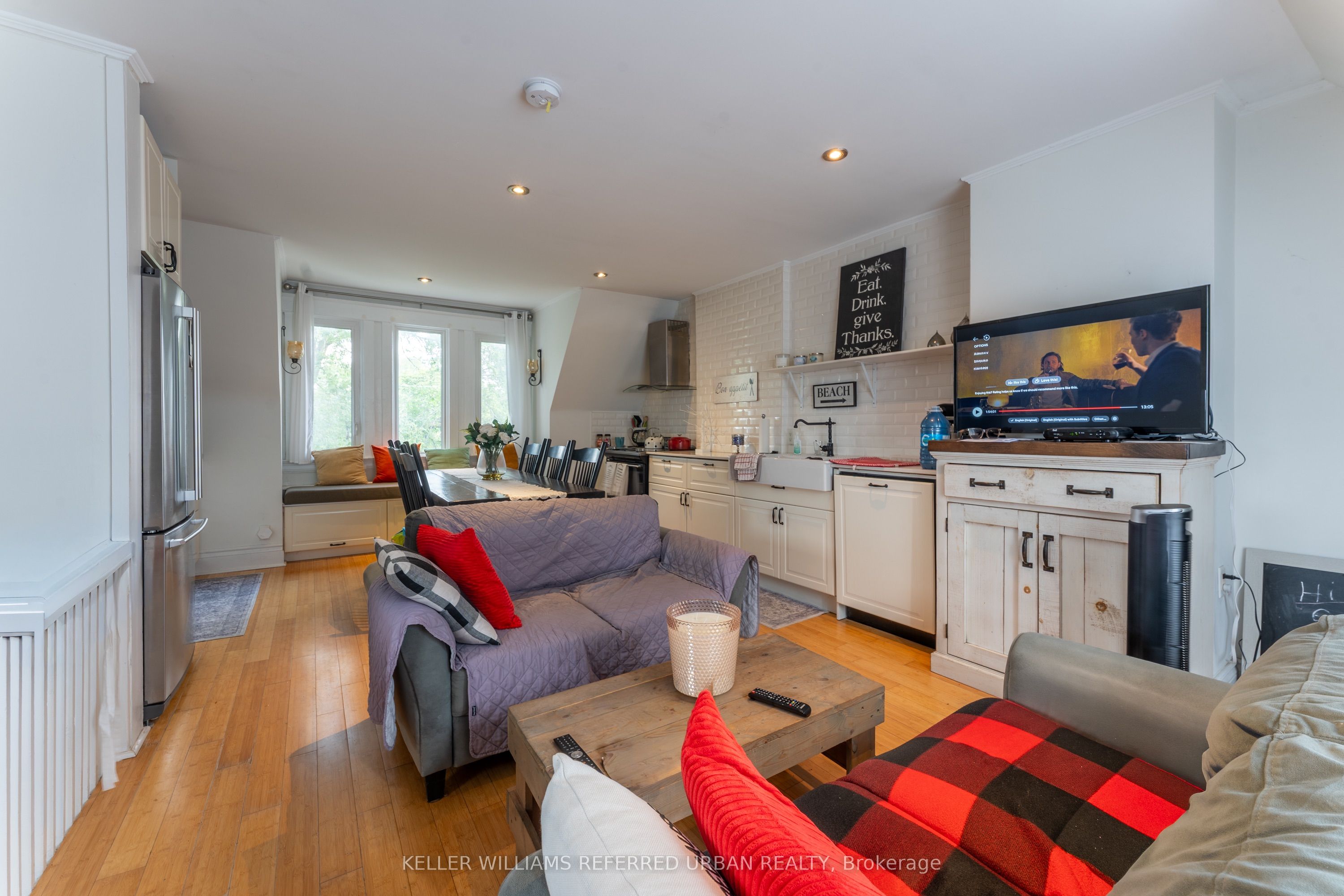 431 Kingston Road Upper, Toronto, ON M4L 1V2 photo 2