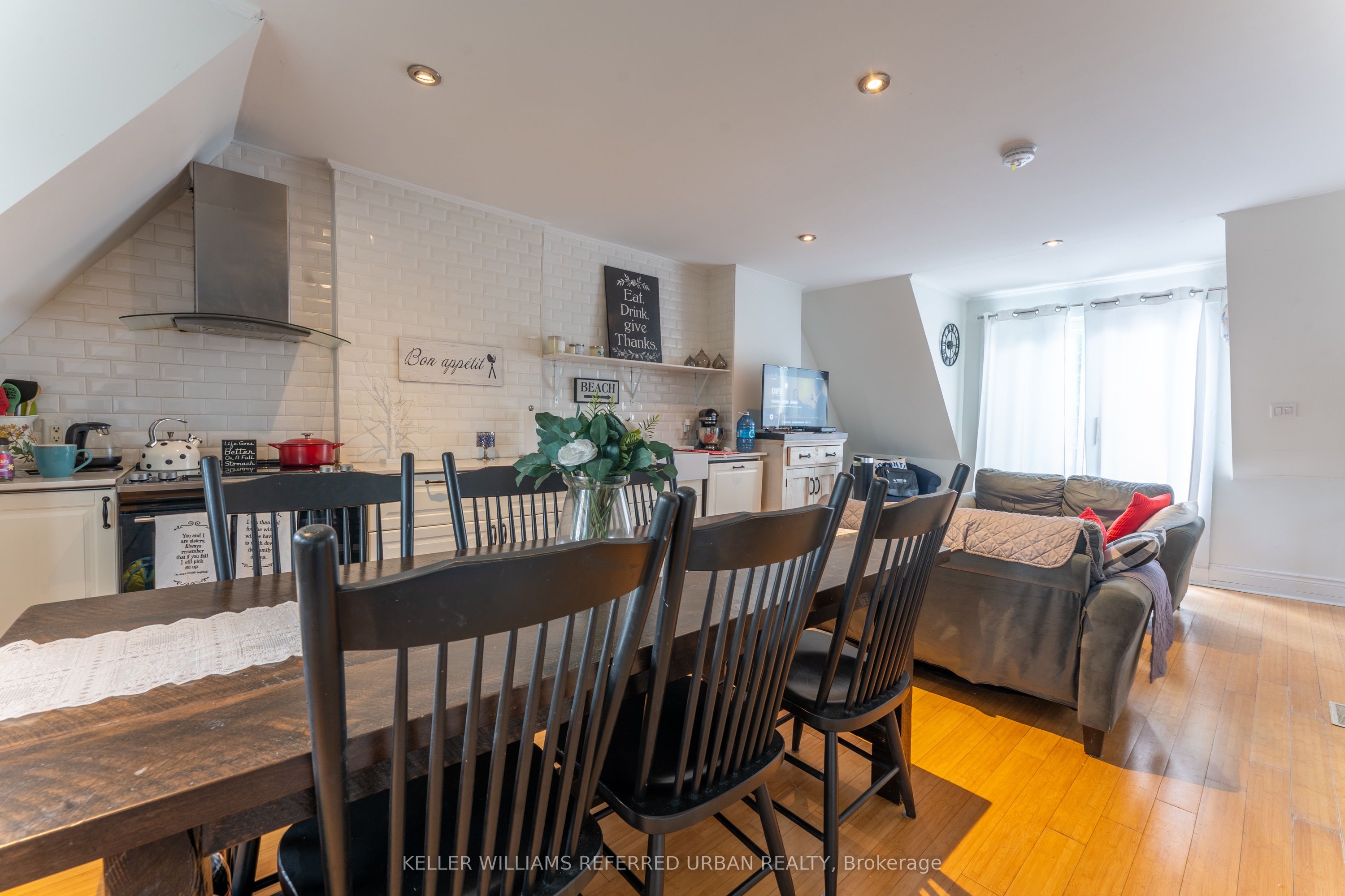 431 Kingston Road Upper, Toronto, ON M4L 1V2 photo 4