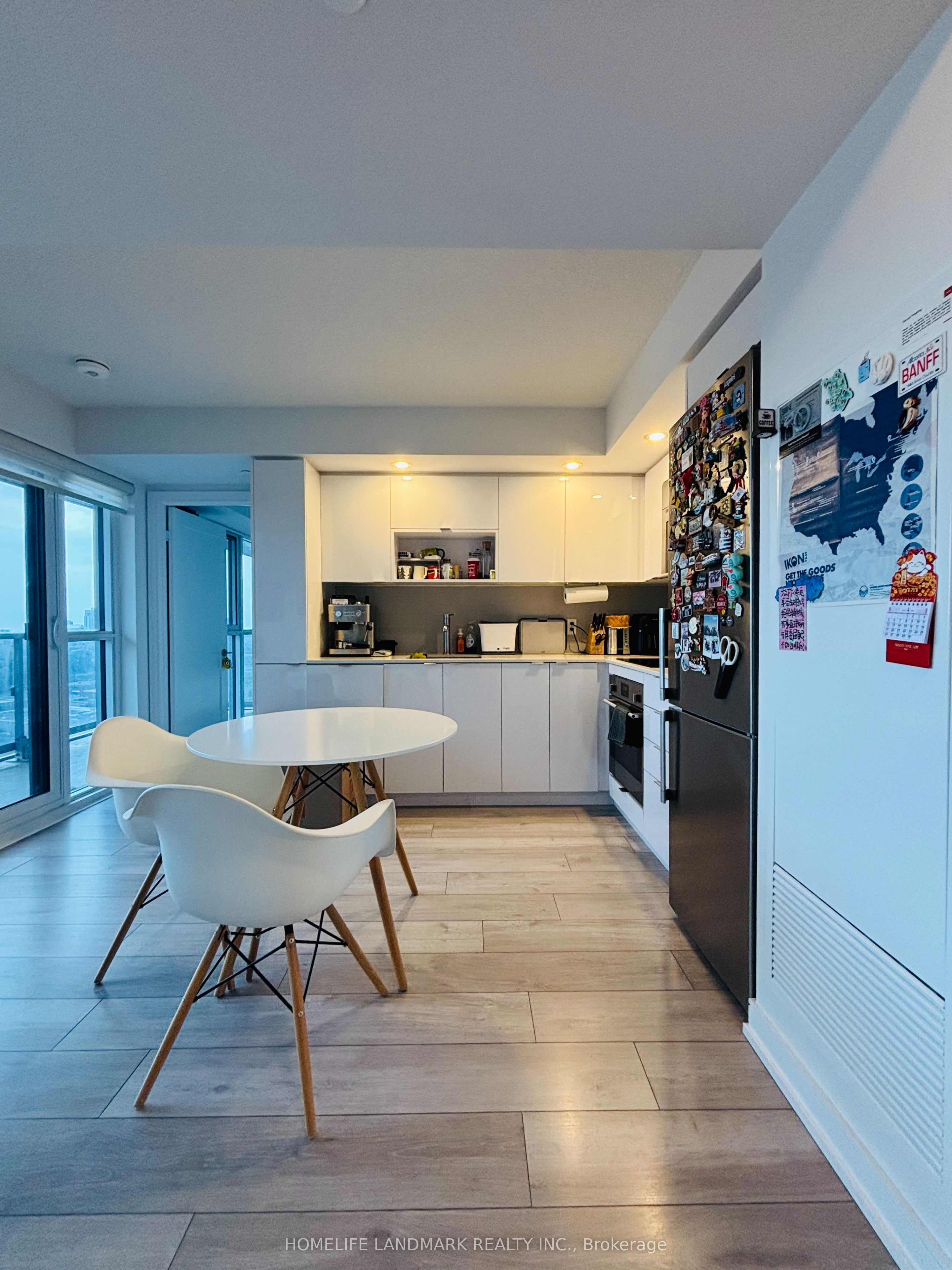 225 Village Green Square 1809, Toronto, ON M1S 0N4 photo 3