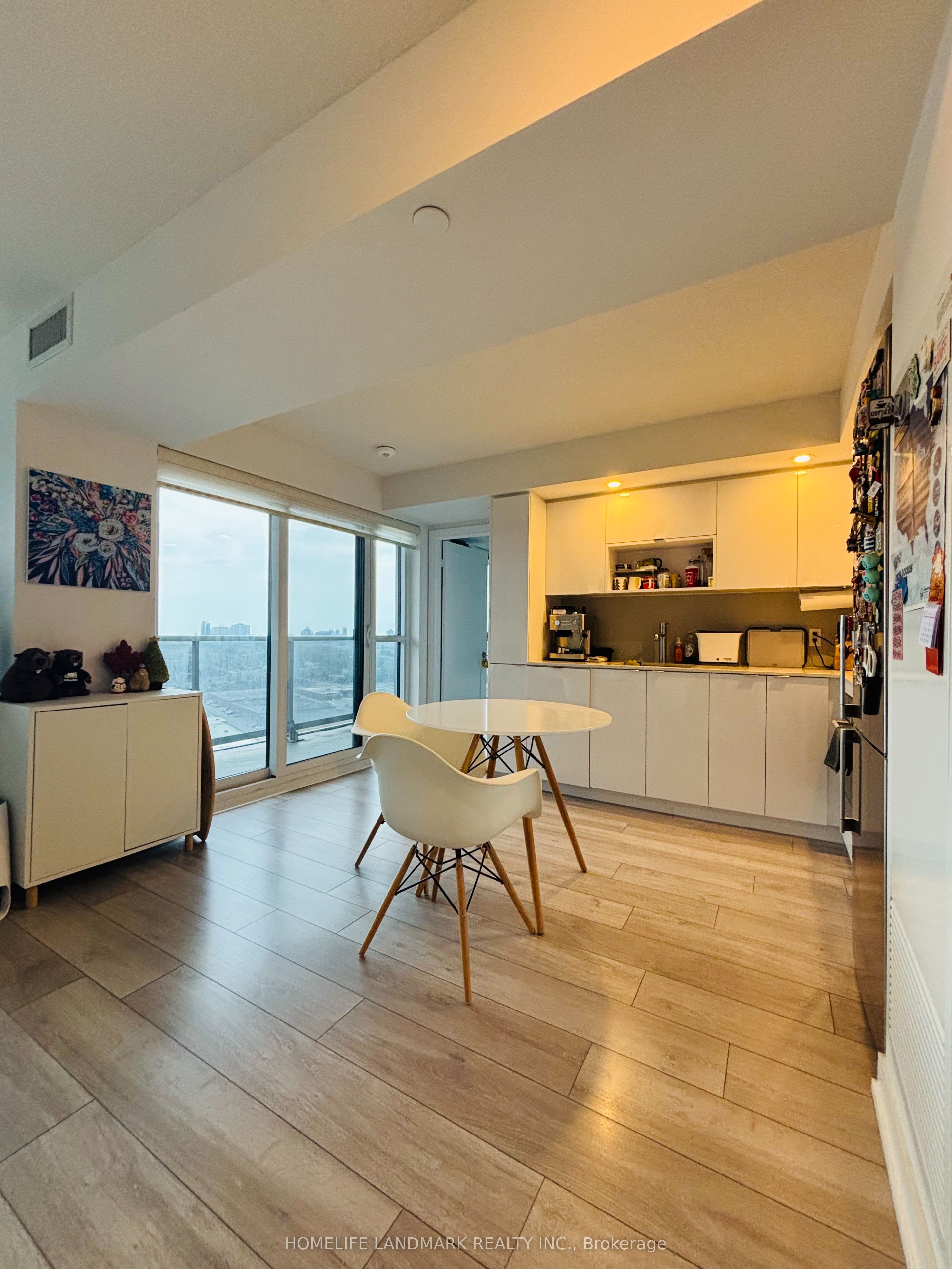 225 Village Green Square 1809, Toronto, ON M1S 0N4 photo 4