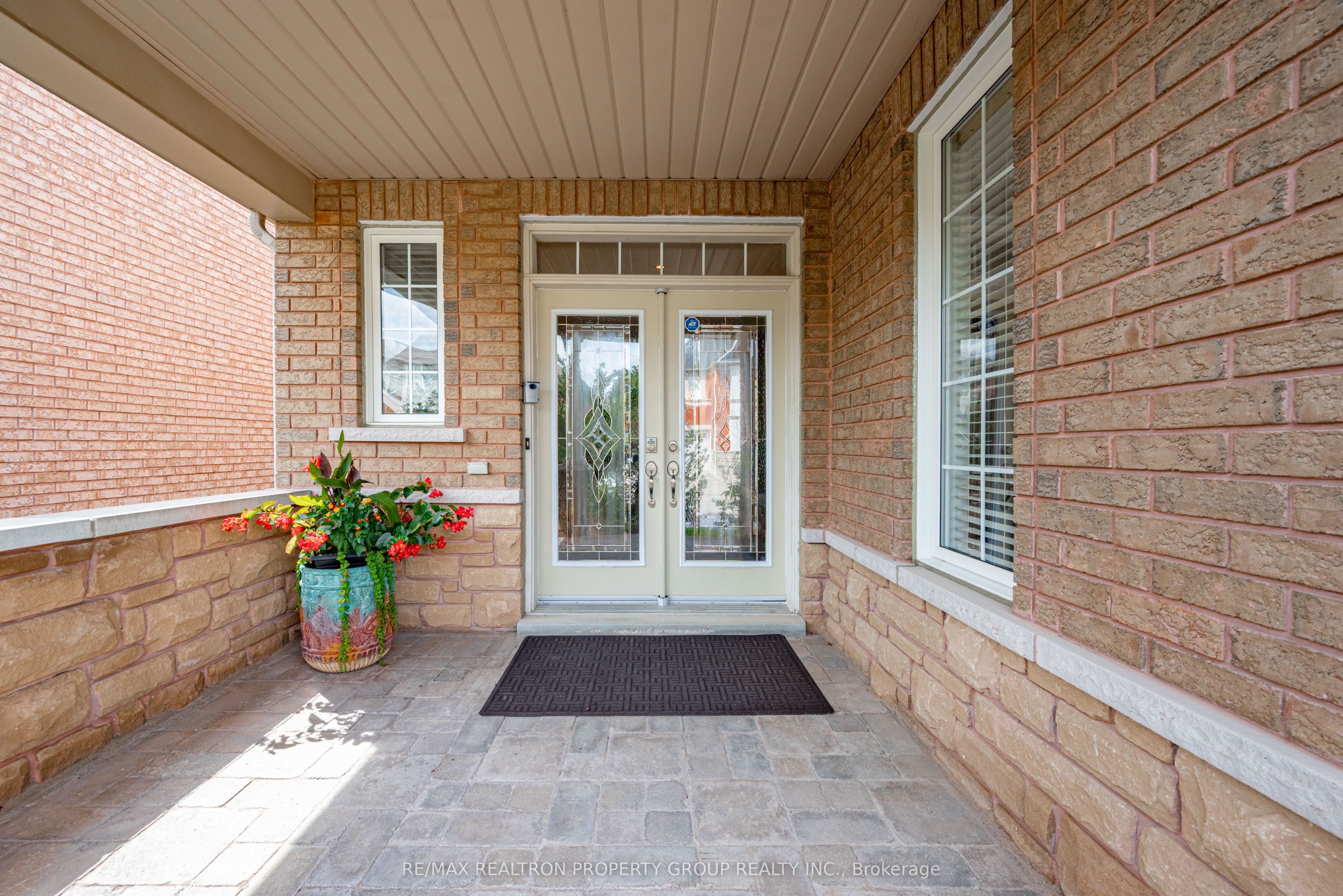 11 Montebello Crescent, Ajax, ON L1T 4M8 photo 3
